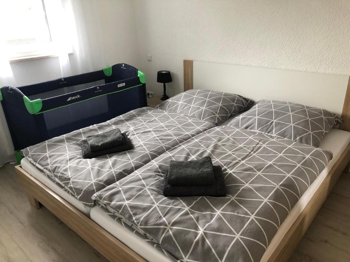 Moderne Helle 2,5 Zimmer Wohnung Mit Grossem Bad Und Kueche In Тросинген Екстериор снимка